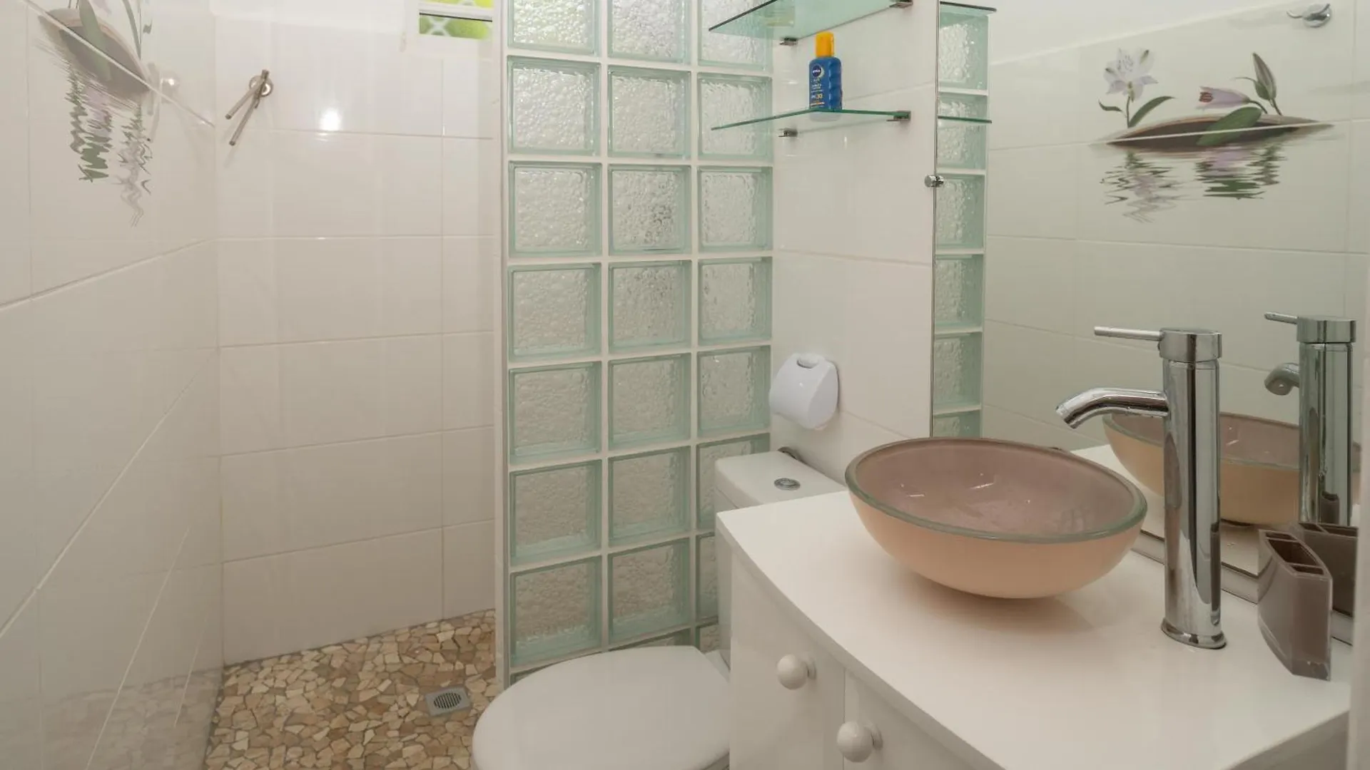 Prázdninový dům Vila L'Escale Kreyol - Avec Jacuzzi Lamentin
