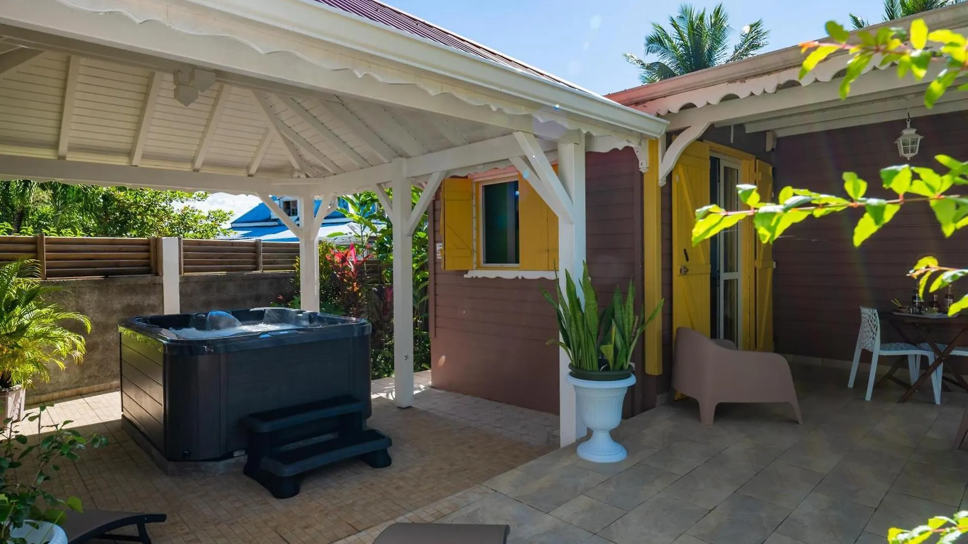 Vila L'Escale Kreyol - Avec Jacuzzi Lamentin